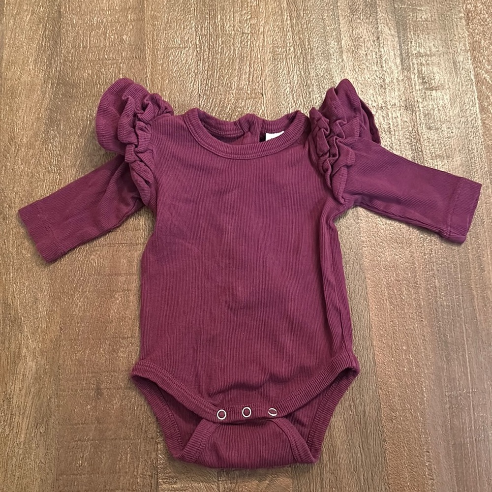 kate quinn Plum Ruffle Long-Sleeve Baby Bodysuit